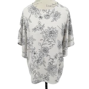 Bobeau Grey and Black Flowy Floral Blouse Medium